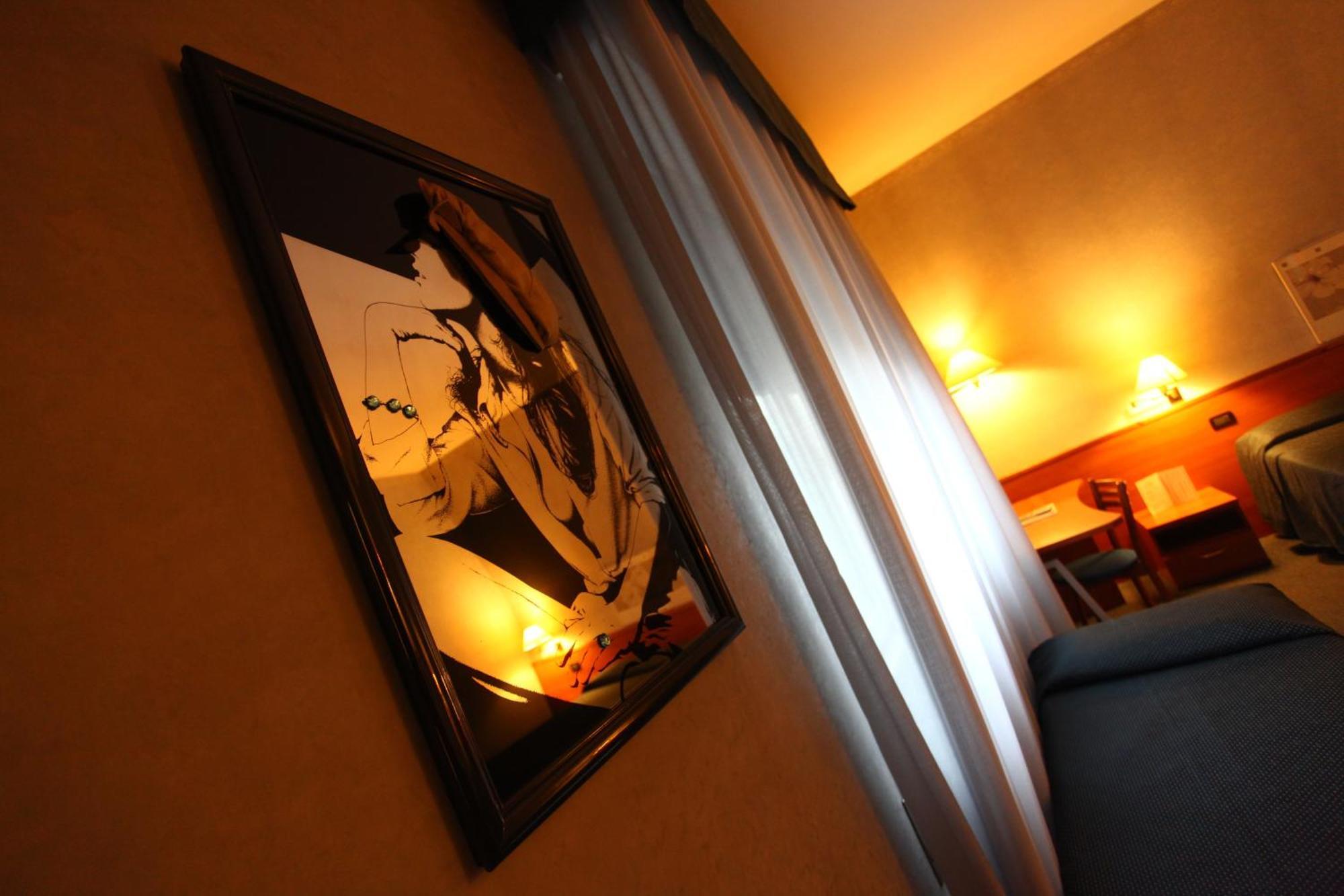 Hotel Lincoln Cinisello Balsamo Zimmer foto
