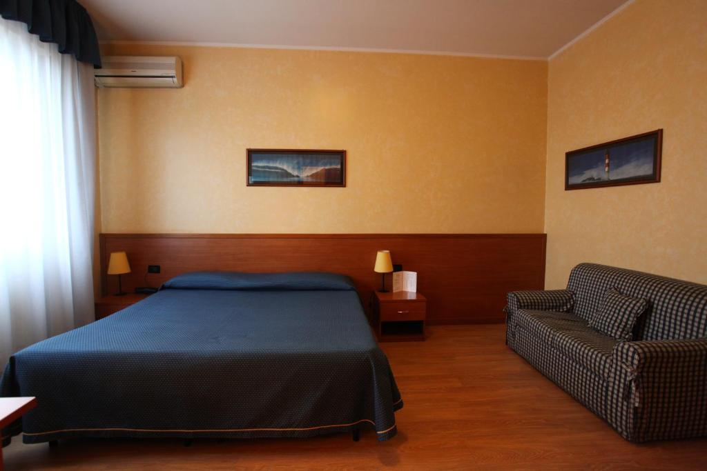 Hotel Lincoln Cinisello Balsamo Zimmer foto