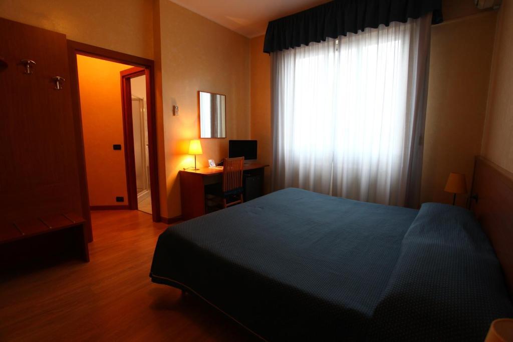 Hotel Lincoln Cinisello Balsamo Zimmer foto